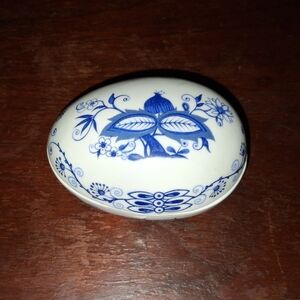 Vintage Vienna Woods Bone China Trinket Box